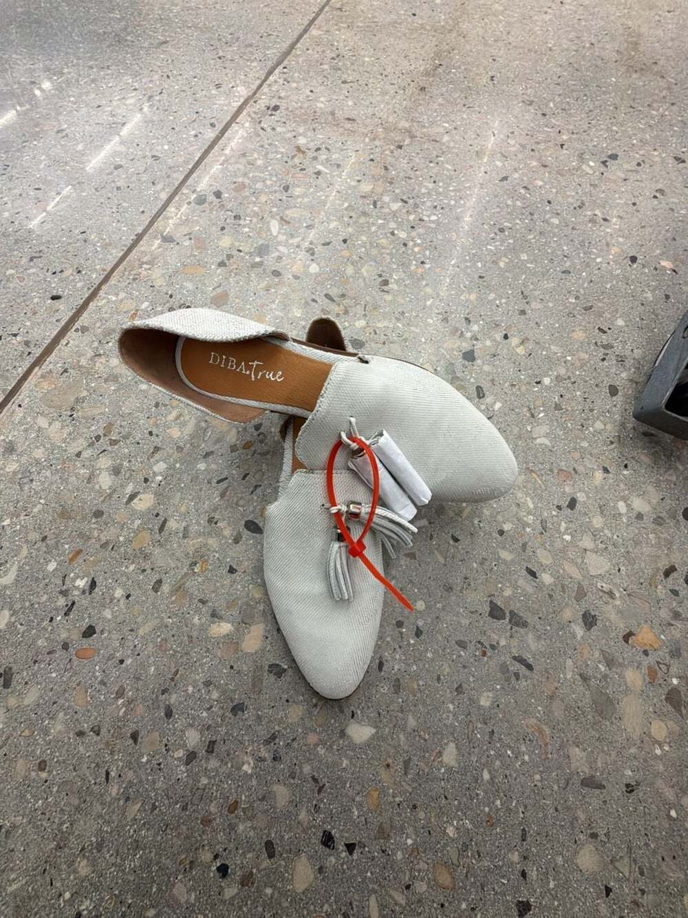 Diba True White Textured Leather D'Orsay Tassel Flats Size 8.5